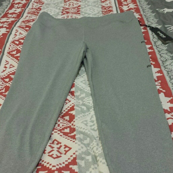 Bebe Activewear - Picture 3 of 7